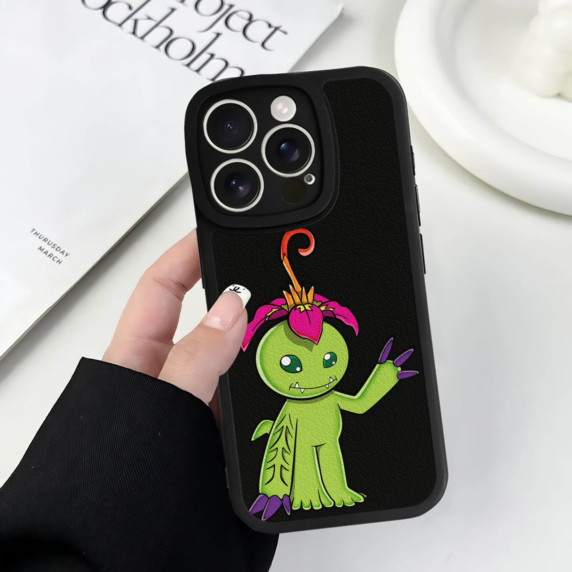 （画像用） Digimon デジタルモンスター/デジモン 【iPhone 16シリーズ対応】シリコンスマホケース（レザー調） 材質：シリコン